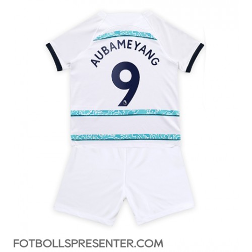 Chelsea Aubameyang #9 Bortatröja Barn 2022-23 Kortärmad (+ korta byxor)